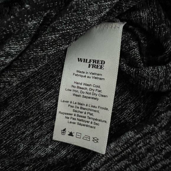 Wilfred stretchy turtleneck - Picture 3 of 3